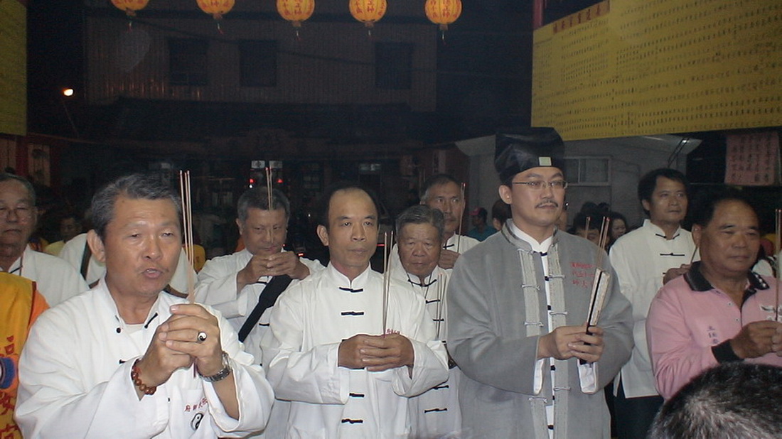 天師受邀至屏東縣東港「福安宮」主持開香儀典